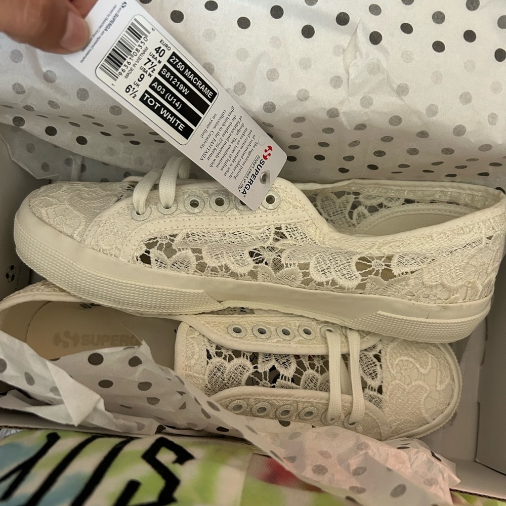 BNWT Superga lace sneaker sz 40